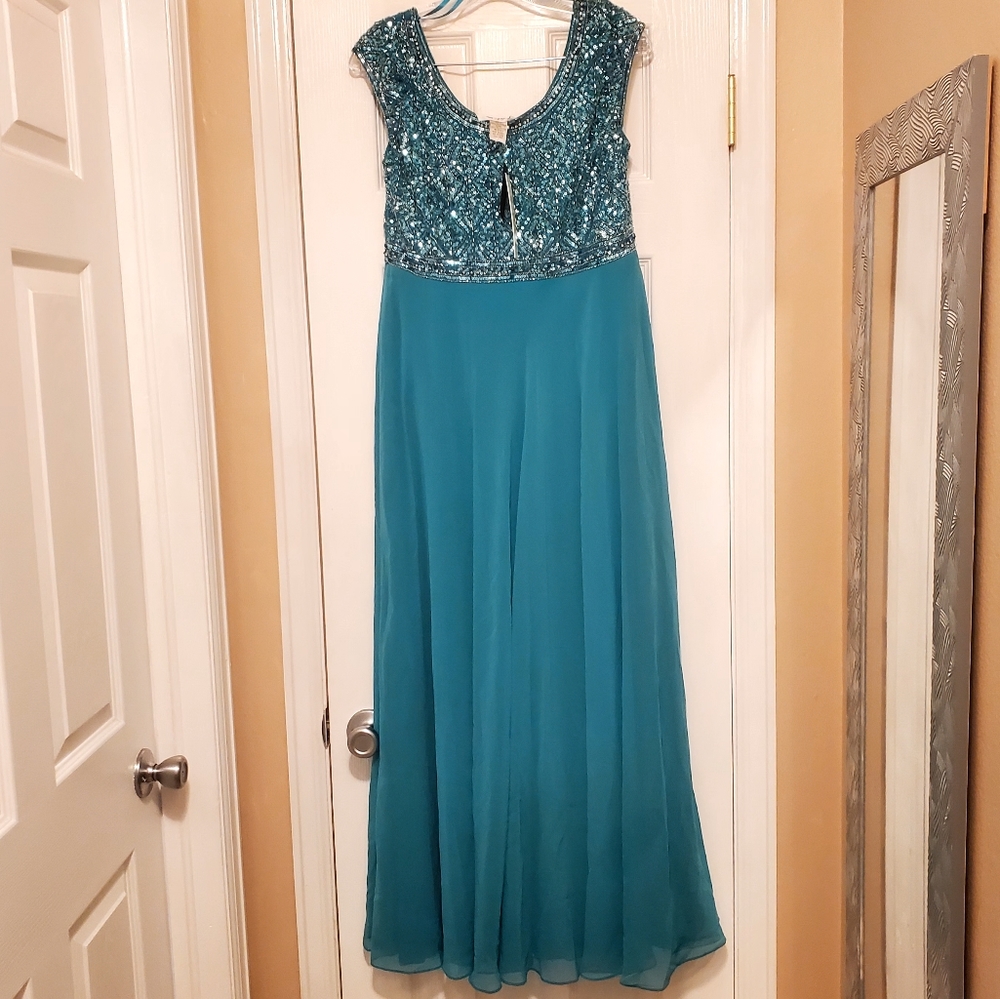 Sz 8p JAKARA Beaded Sequin Gown Teal